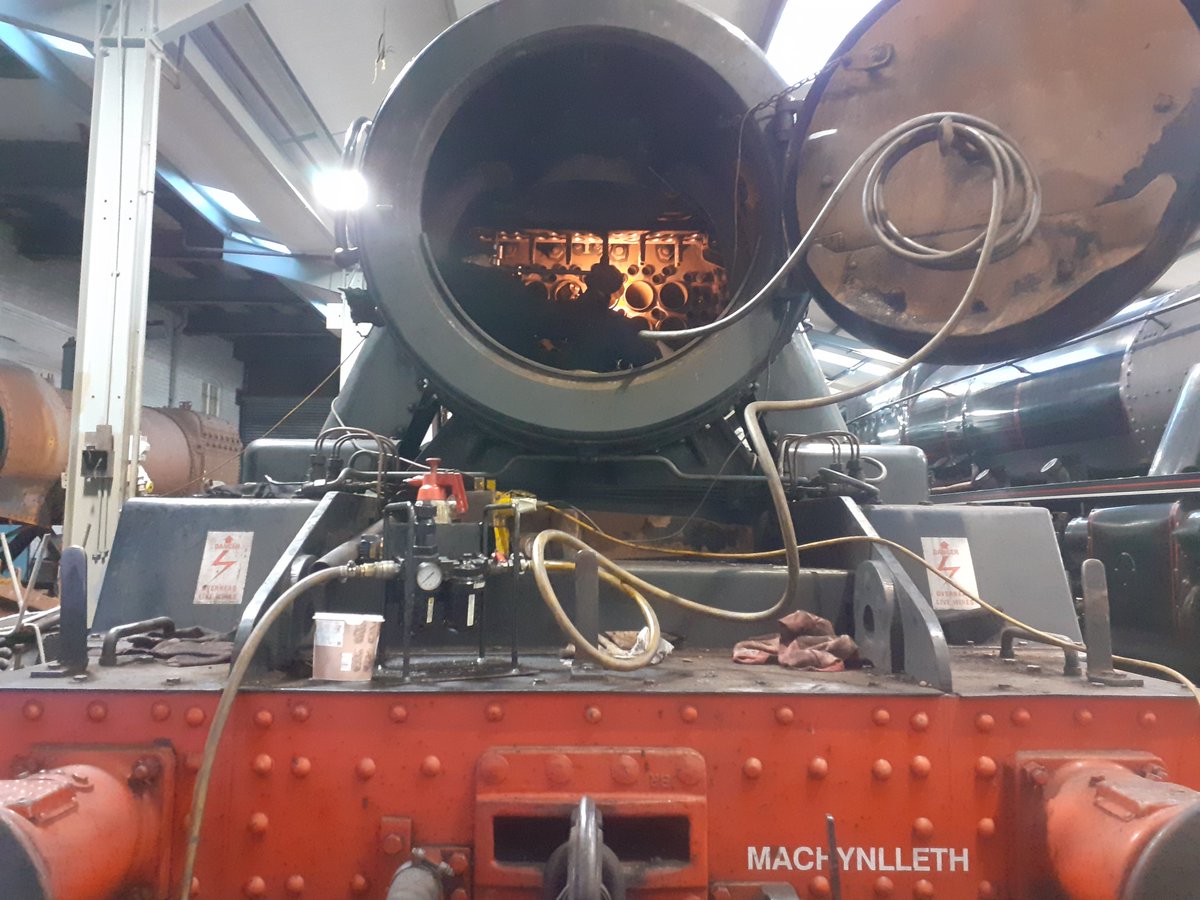 colin_walker68's tweet image. Extremely cold today in @WorthValley #kwvr #Haworth #locodept, but lovely in the sunshine. Inside, where it felt actually much colder 🥶, one of today's few hardy soles, Derrick slaving away at the superheater header inside 78022's smoke box. #heritage #volunteers #shedlife