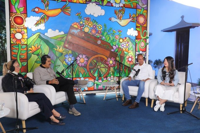 📢¡𝐀𝐬í 𝐥𝐨 𝐃𝐢𝐣𝐨!🇻🇪
Pdte. <a href="/NicolasMaduro/">Nicolás Maduro</a>: Todos nos conectamos, fue una conexión inminentemente espiritual y de identidad, era como si hubiese resucitado una identidad que estaba por allí segregada. 
#VenezuelaFuerzaEconómica