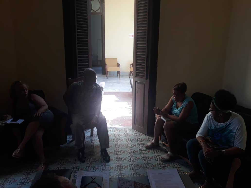 JoseRodolf8463's tweet photo. La DMC  Centro Habana, en la mañana de hoy se reunió de conjunto con los jefe de cátedra de música y literatura de la casa de cultura Joséito Fernández, para la revitalización de la peña del filling, que se realizará el último viernes de cada mes en cayó hueso. https://t.co/4z3Ipay2JX