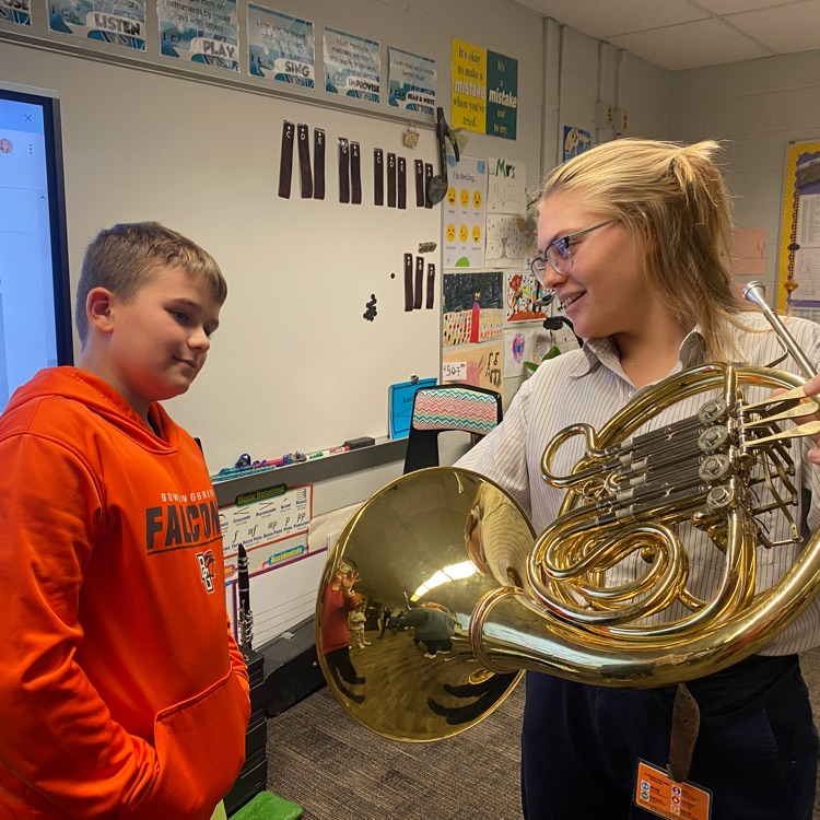 5th graders are learning about @CreekwoodMSband this week. They will select a fine arts elective for 6th grade. #ShineALight #cms #GTEVibes