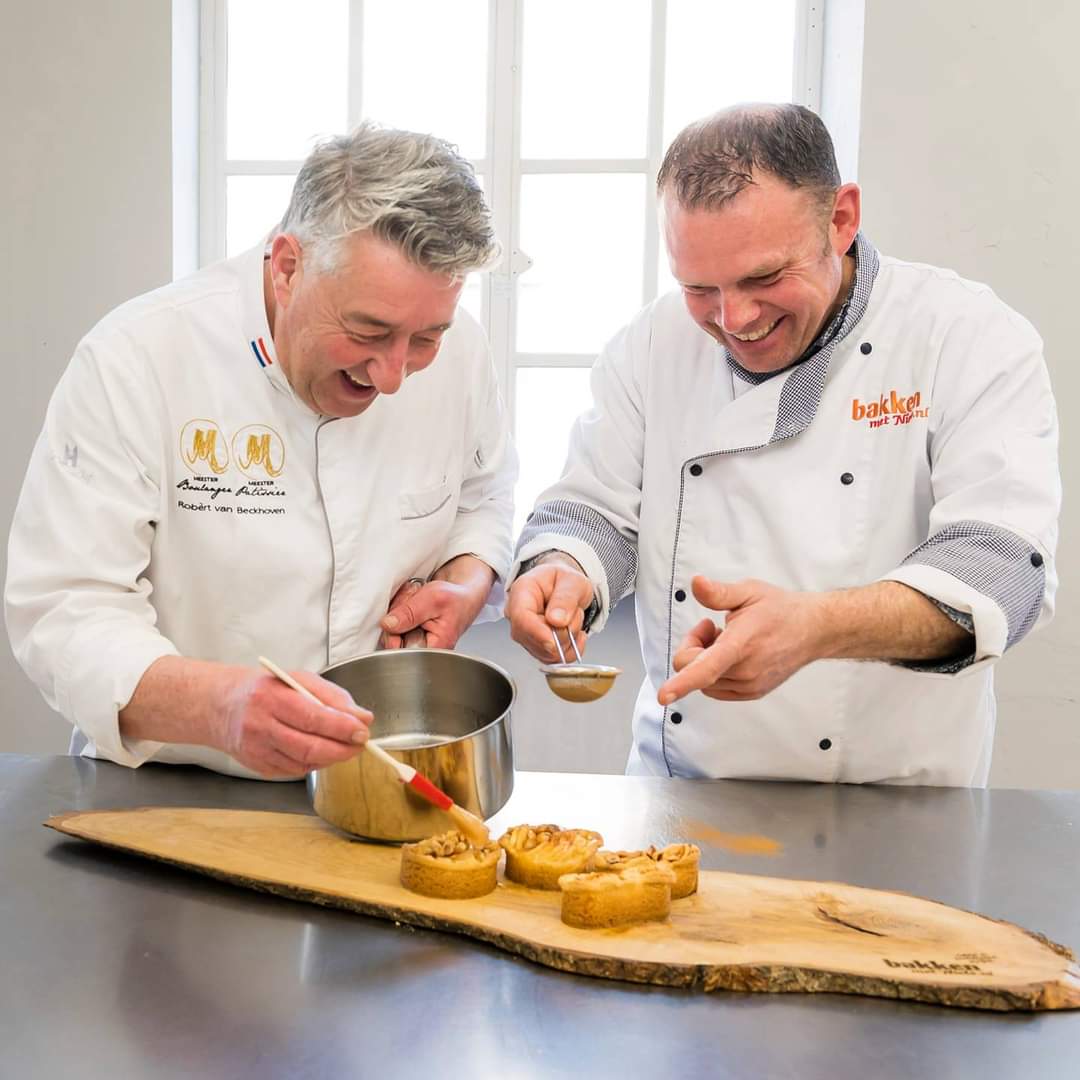 Workshop goudbruine rondo's 🍏 en knapperige broodjes ? Meer info via WhatsApp 06 - 109 309 91 🍰 Welkom ☕