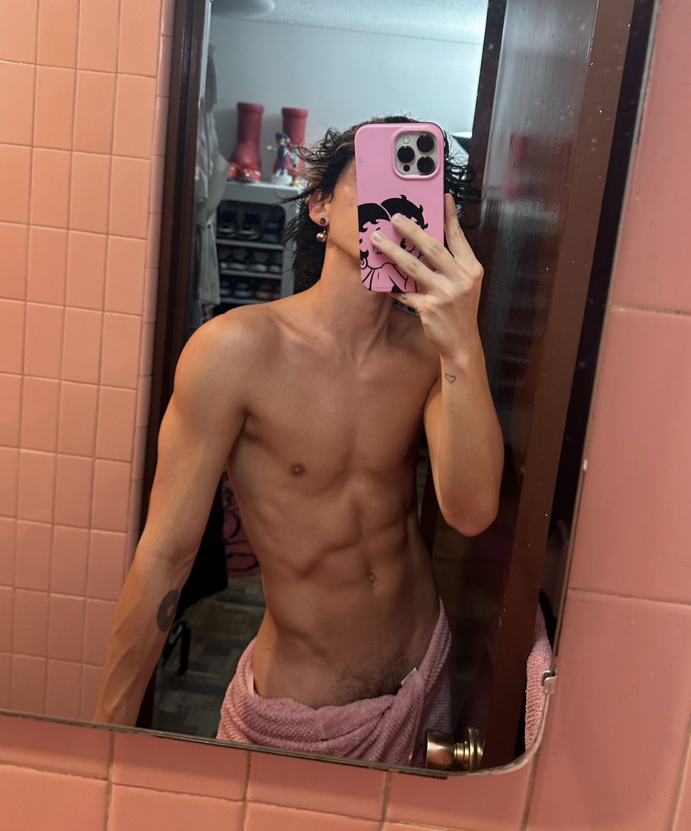 SugarbabeMicke's tweet photo. Mi baño es tan coquette 🎀

https://t.co/OxFvExdVMs https://t.co/mpjGbzSvGm
