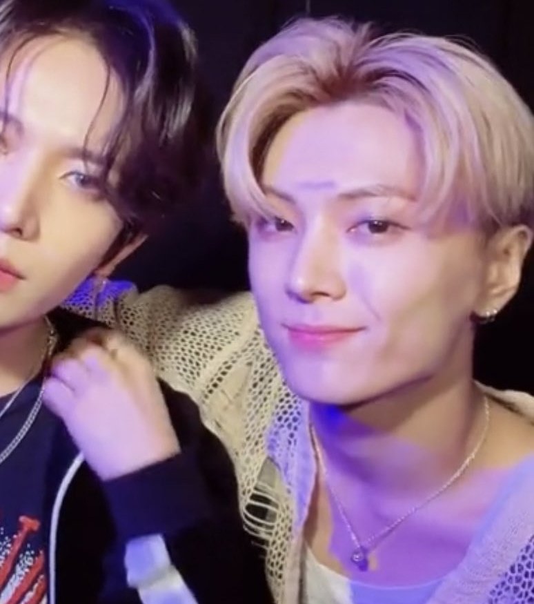 allforjaywonn's tweet photo. The way jungwon imitate jay~~~ so cuteee 😍😍😍 https://t.co/kLedcMr8VY