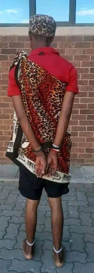 Miz_Ruraltarain's tweet photo. The so called "Traditional healer", who is arrested by police for the gruesome murder of 18  year old Modjadji Thoka in Botlokwa is an illegal Zimbabwean national! 

He used her body parts for money rituals and he is linked to 2 local businesses men. #JusticeForModjadji #VoetsekZimbbabweans #VoetsekZanuPF #VoetsekEDMnangagwa
