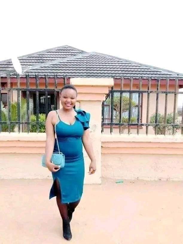 Miz_Ruraltarain's tweet photo. The so called "Traditional healer", who is arrested by police for the gruesome murder of 18  year old Modjadji Thoka in Botlokwa is an illegal Zimbabwean national! 

He used her body parts for money rituals and he is linked to 2 local businesses men. #JusticeForModjadji #VoetsekZimbbabweans #VoetsekZanuPF #VoetsekEDMnangagwa
