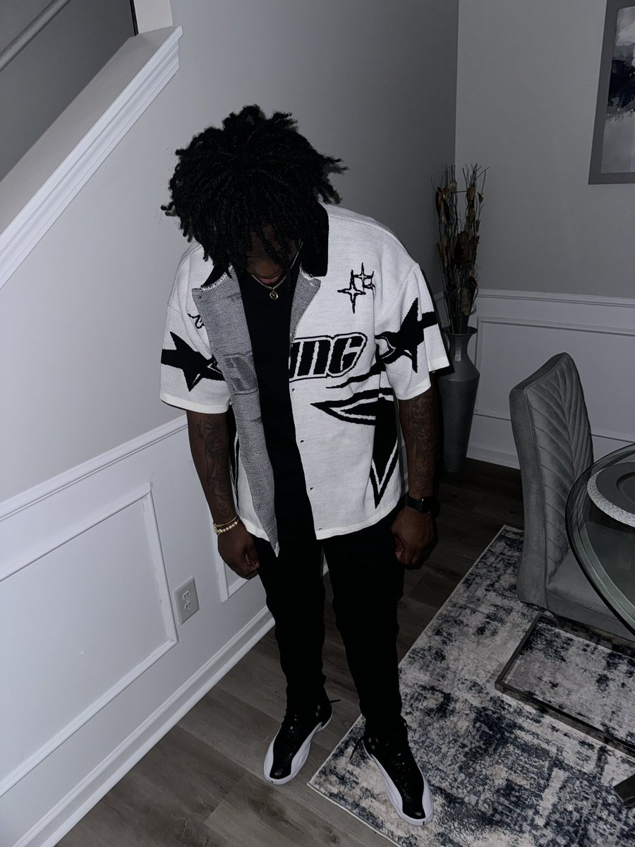 1Flkeese's tweet photo. I be focus on making more money an less friends🦅 https://t.co/kmHUuPHXfJ