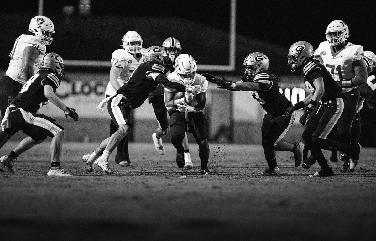 ALL-PURPOSE RUNNING BACK 
5’9 | 195lbs | 2024 

Beyond blessed to play hs football. Next step is college 🙏🏾

COLLEGE COACHES ⬇️
🚨SENIOR SZN HIGHLIGHTS🚨
hudl.com/v/2N2tHU

🚨JUNIOR SZN HIGHLIGHTS🚨
hudl.com/v/2JFFDb

<a href="/train0187/">TRAINBUILT PERFORMANCE</a> <a href="/GregPort17/">Greg Porter</a> <a href="/joshabrams8/">Joshua Abrams</a>