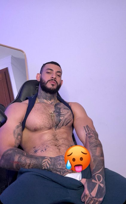 Wyd? because i&rsquo;m waiting for u here⬇️🔥  https://t.co/Wy9fRe6Ox2 https://t.co/lOSE5KuRKZ