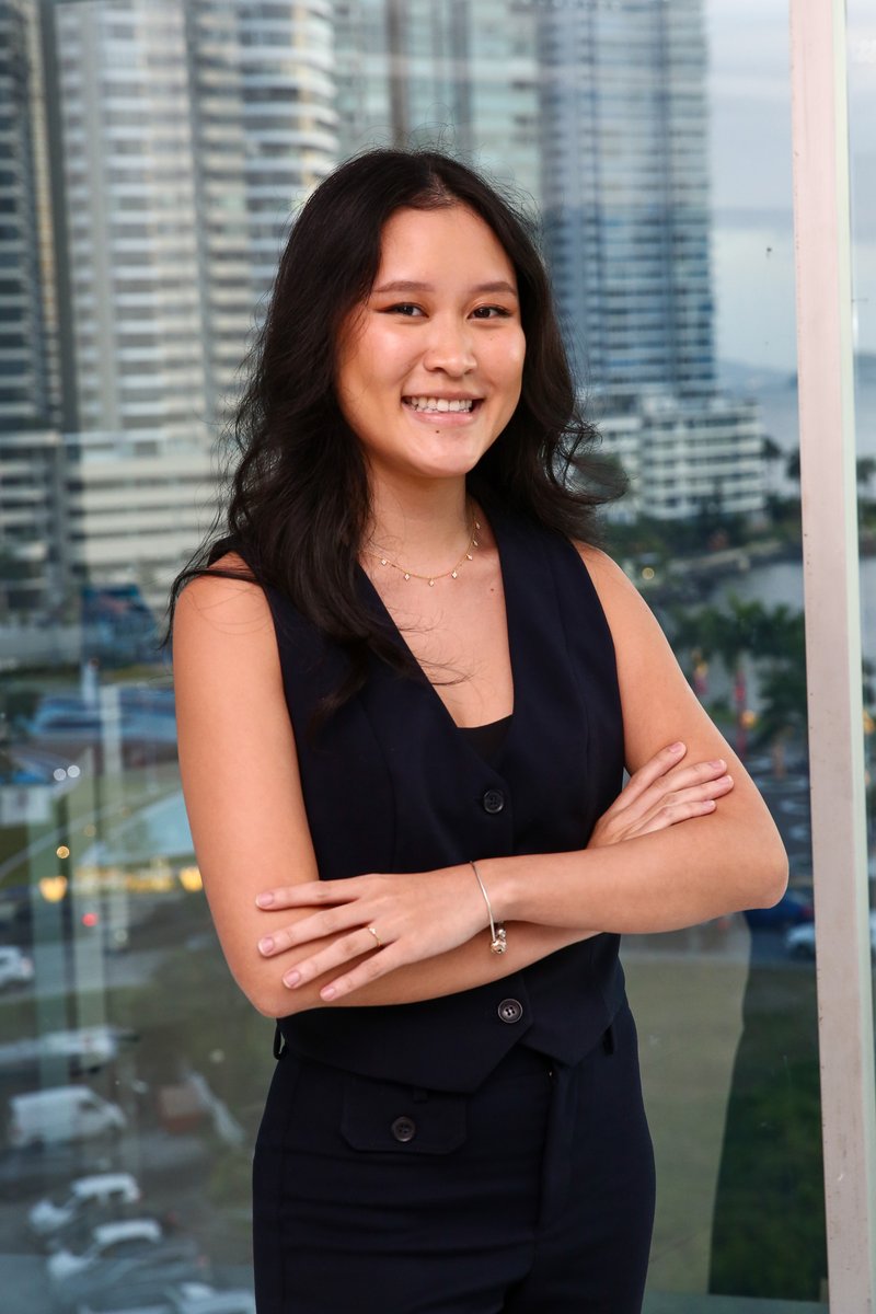 SLCommPA's tweet photo. Hola! Soy Maria Victoria Cheung, estudiante de Comunicación en University of Louisville. Actualmente, soy pasante de Marketing Digital en SL Communication Panamá, una oportunidad que me ha permitido explorar a fondo todo lo que esta hermosa rama tiene para ofrecer. #TeamSL https://t.co/gFCDPhj46z