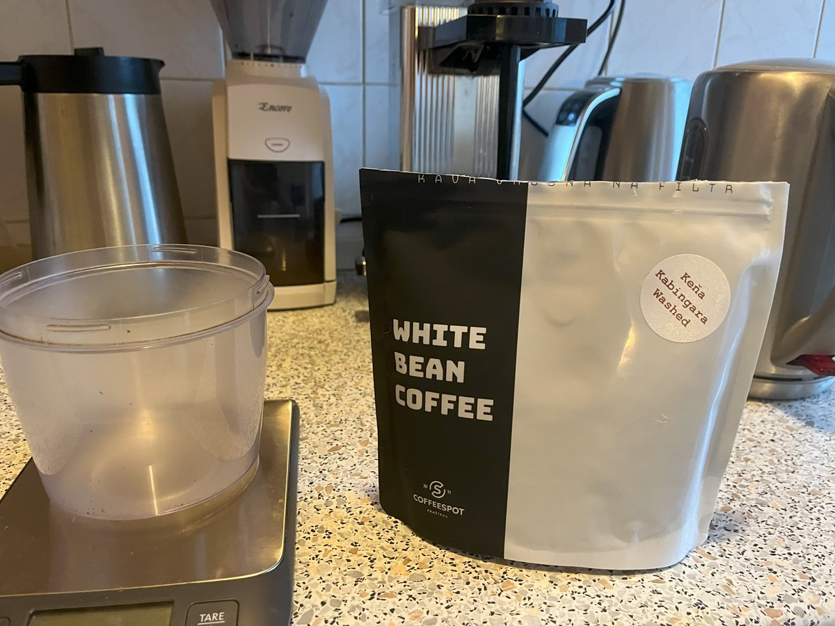 yellowdog815's tweet photo. Savoring the exquisite #KenyaKabingaraAA from @Coffeespot 🌍. A gourmet blend of Batian, Ruiru 11, SL28, SL34, grown at 1600-1800m. Rich notes of black currant, wine, and maple syrup. #CoffeeConnoisseur #AltitudeAroma #WashedProcess ☕🍇🍁 #QualityInEveryCup https://t.co/FuFVfI7xTn