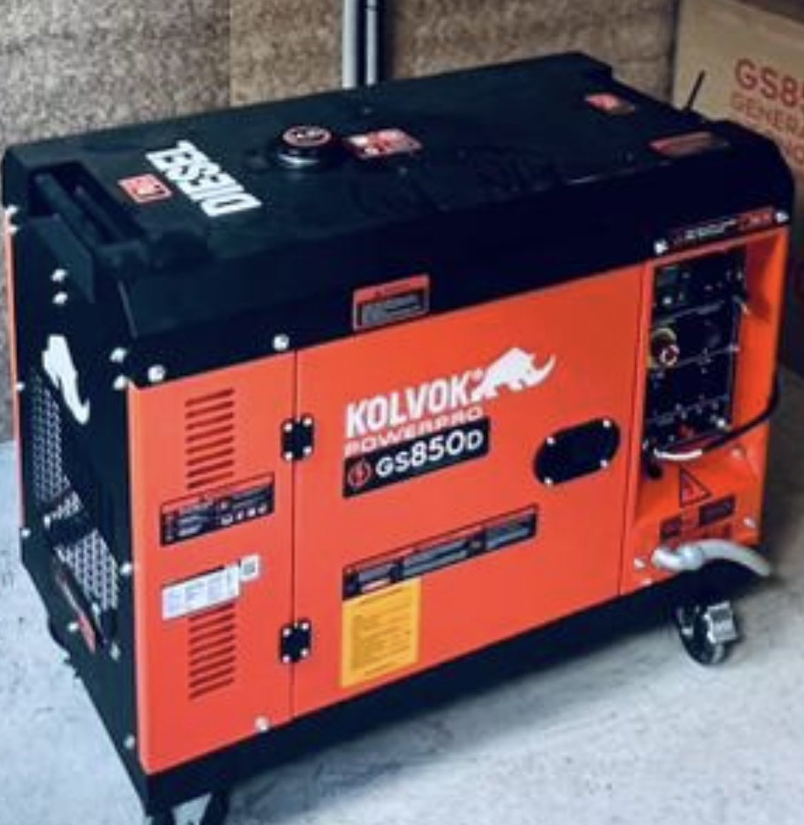 Juaneduardoconc's tweet photo. Finalizamos los trabajos para dotar de un NUEVO GENERADOR DE ENERGÍA para situaciones de emergencia en #PostaMunicipal de #SaludRural del sector de #PidPid. https://t.co/QfonvnVXUU
