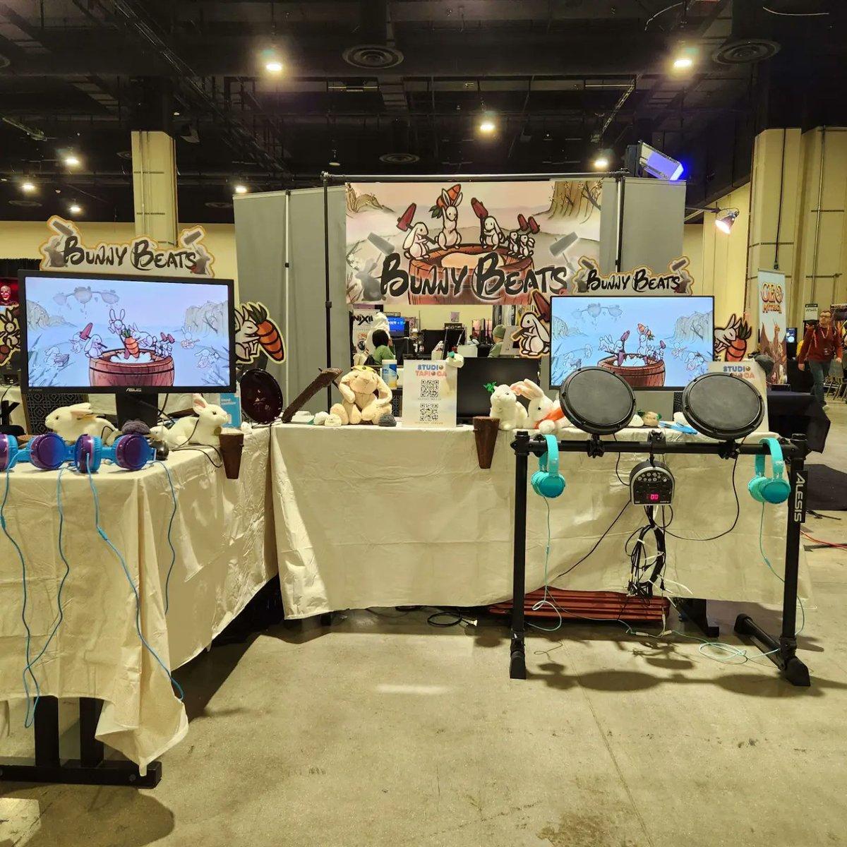 StudioTapioca's tweet image. We&apos;re all set up at #MAGFest and ready to make some mochi! 🍡 Bunny Beats is at Table 24 at MIVS (Hall C) - let&apos;s play some music together! 🐇🎶