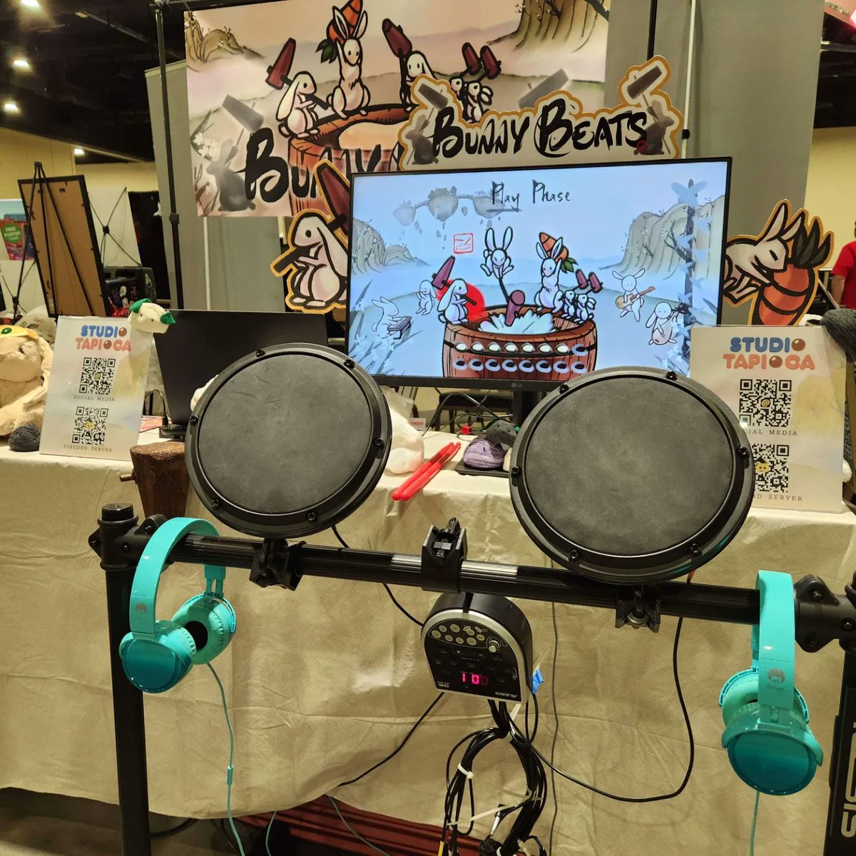 StudioTapioca's tweet image. We&apos;re all set up at #MAGFest and ready to make some mochi! 🍡 Bunny Beats is at Table 24 at MIVS (Hall C) - let&apos;s play some music together! 🐇🎶
