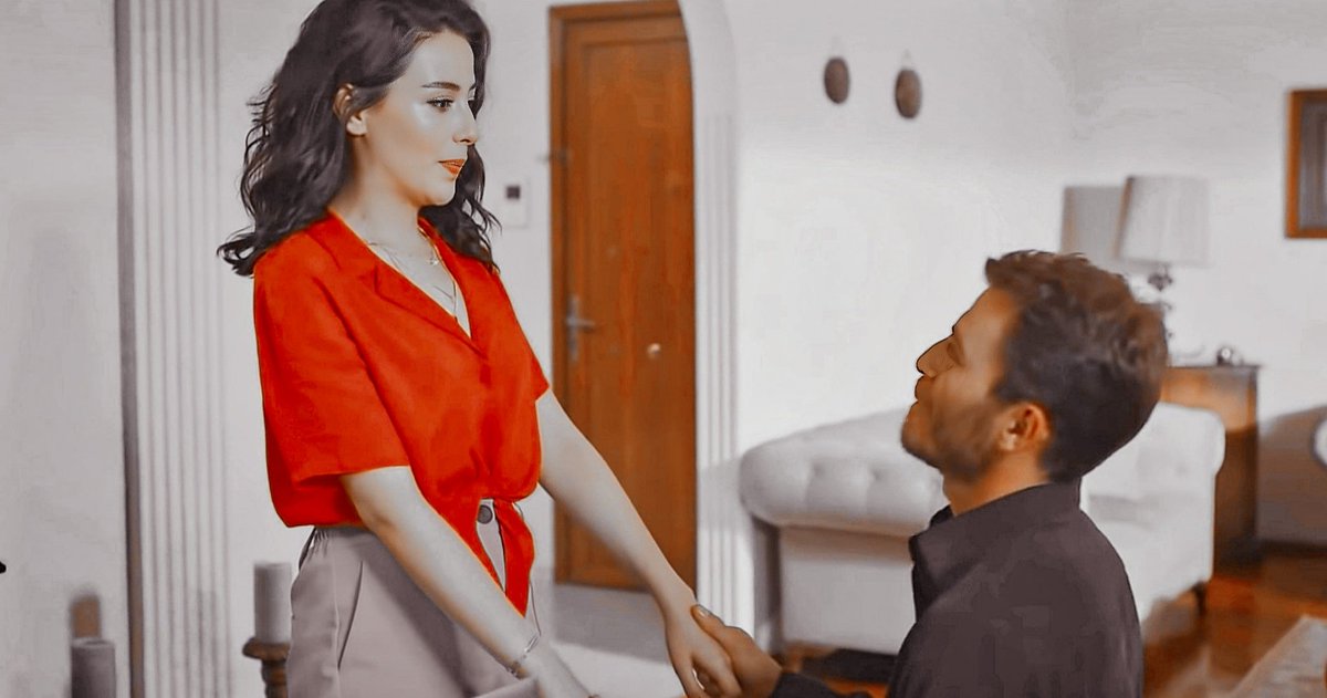 hazanpapatyasi's tweet photo. Ve son olduğunu bilmeden izlediğimiz son sahne..
•🦋
#Söz ~ #NazAt ❤️ https://t.co/9r1qWLPR5y