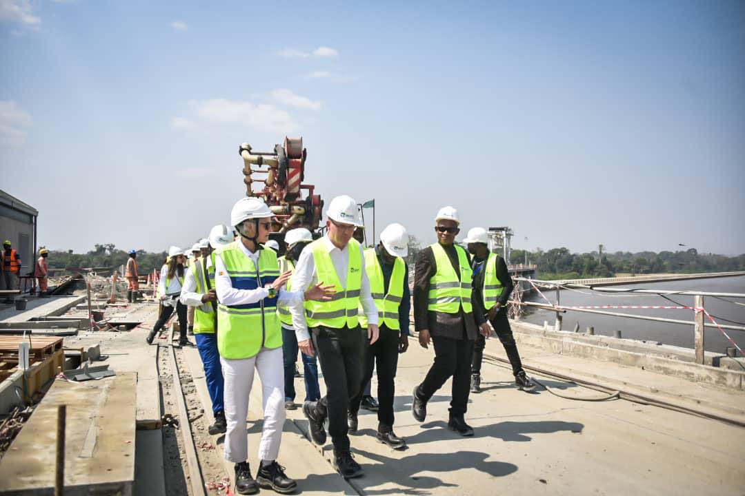 La centrale hydroélectrique de Nachtigal est un projet transformateur pour significativement accroitre la production d’énergie verte au 🇨🇲. <a href="/IFC_fr/">IFC - Société financière internationale</a> est fière de soutenir la transition énergique du pays aux côtés d'<a href="/EDFofficiel/">EDF</a>, <a href="/BM_Afrique/">Banque mondiale AFR</a>, <a href="/MIGA/">MIGA</a> et d’autres partenaires.