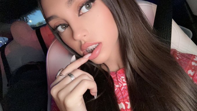 sending anime nudys to everyone that says &lsquo;gm&rsquo; 🫶🏻 https://t.co/FIiFcRMxAl