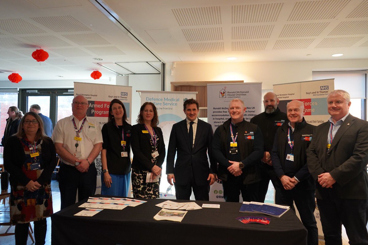 Today, @johnnymerceruk joined an armed forces community drop-in session run by Guy’s and St Thomas’ NHS Trust in central London. @GSTTnhs works with community groups including @supportthewalk and @RHChelsea to give veterans support across health, welfare and employment.