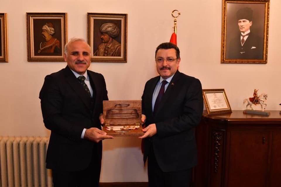sabanbulbul's tweet photo. Trabzon'a hizmetin makamı ve mekanı yoktur, nerede olursak olalım duygumuz memleket sevdasıdır.
Birlikte çalıştık birlikte hizmet verdik.
Teşekkürler Sayın Murat Zorluoğlu @baskanzorluoglu başkanım.
Başarılar Sayın  Ahmet Metin Genç başkanım @ahmetmgenc https://t.co/IxBHpSyUBv