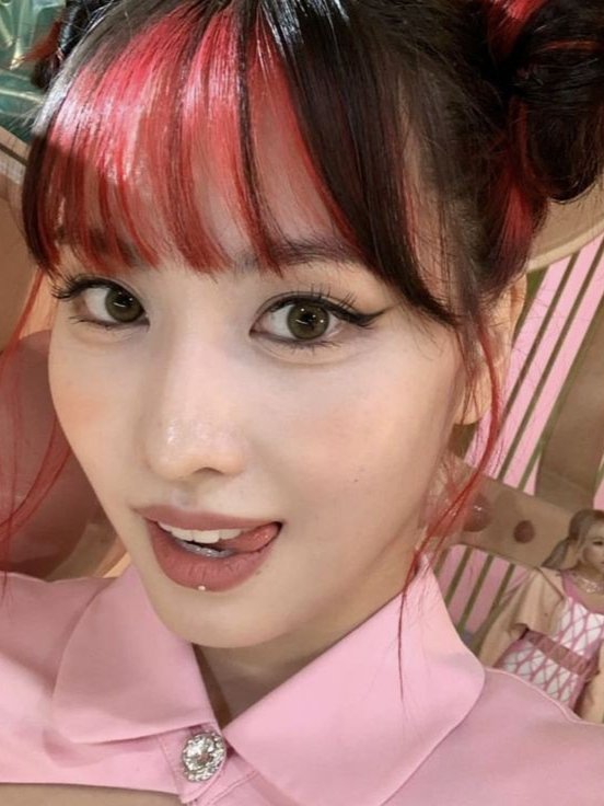 momosfeed's tweet photo. choose your fighter: pink, blue, blond or red momo hair highlights? / https://t.co/IfMHvKrBTx
