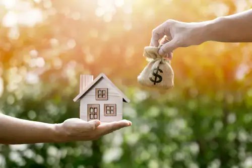Upgrade your living space without breaking the bank. Explore the benefits of funding your home renovations through a cash-out refinance and love your home again. #HomeRefinance #CashOutRefinance penmanhomeloans.com/blog/180145