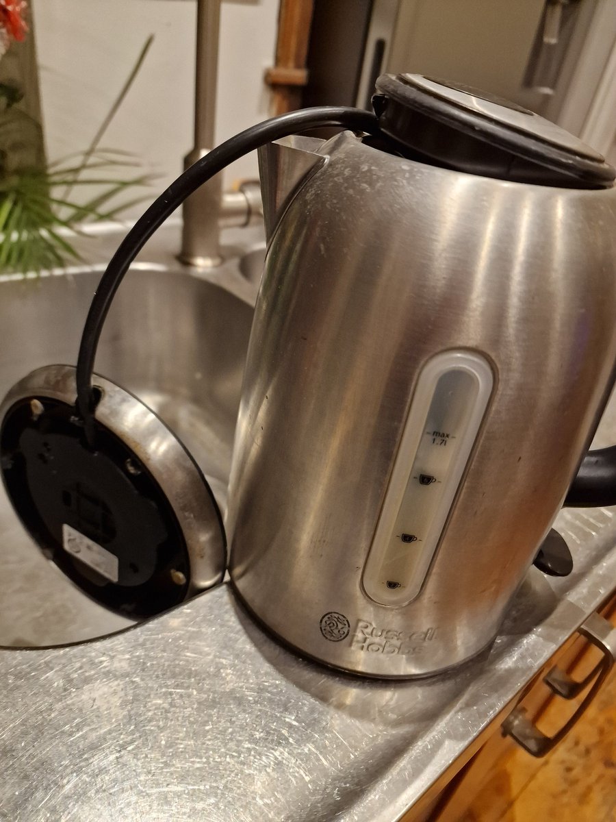 Another young Russell Hobbs kettle bites the dust- this one started leaking. Never again Mr Hobbs never again. @RussellHobbsUK