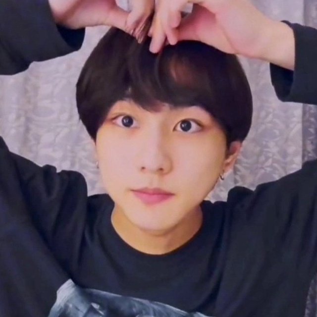 he looks even babier with these type of bangs