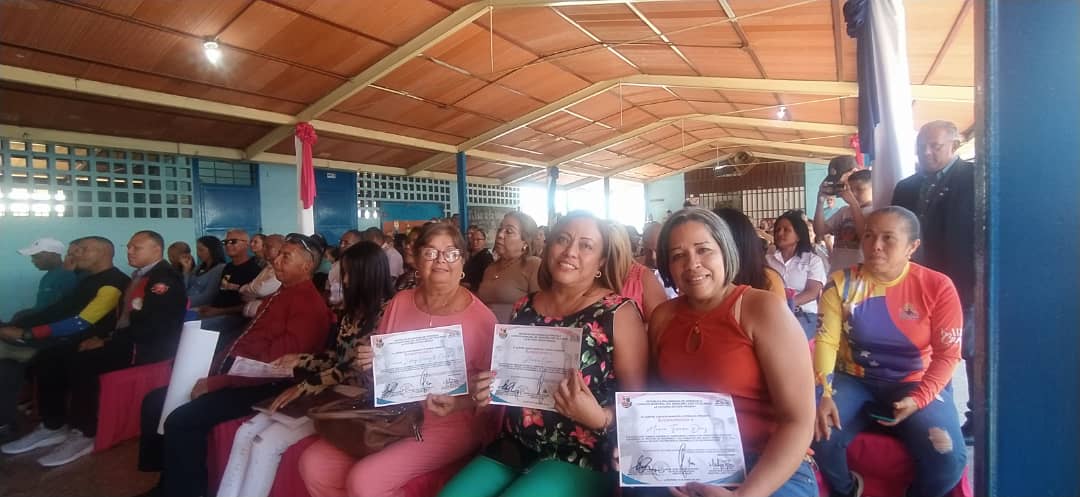 CDCEAragua's tweet photo. Con la presencia de la Alcaldía del Mcpio Ribas se realizó Sesión Especial con motivo del día del Educador, desde la EBN Cacique Guaracarima entrega de reconocimientos por su trayectoria. 
#VenezuelaFuerzaEconomica 
@NicolasMaduro 
@_LaAvanzadora 
@MPPEDUCACION 
@PiedadQuintana1 https://t.co/34R0NpfOEe