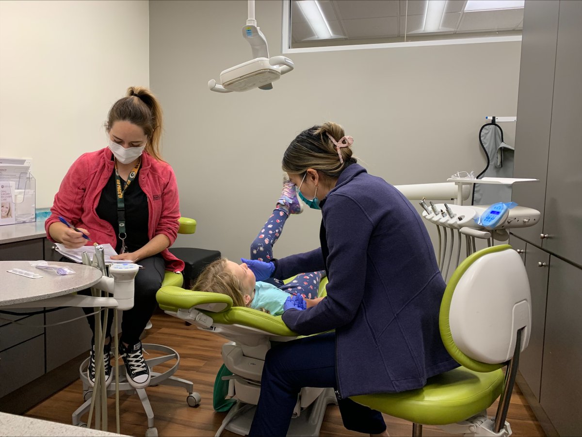 Team_SLEF's tweet photo. Today is #ThankfulThursday, and we want to thank the @UofUDentistry  for providing dental care to @slcschools students. They empower children to shine in every aspect of their lives. Let's take a moment to thank them for making a  difference, one smile at a time. #edfoundationslc https://t.co/xAyT4JIwxx
