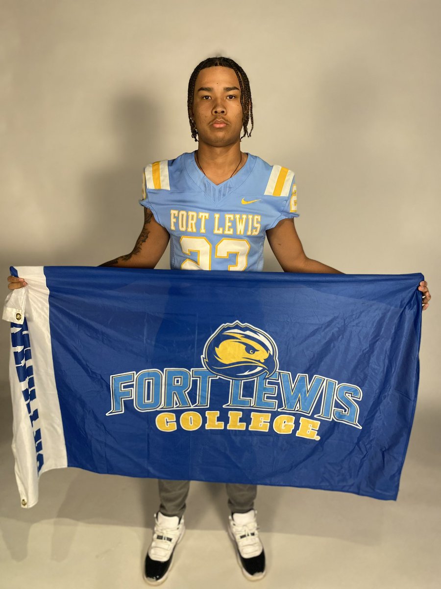 MarcusSharp23's tweet photo. Thank You to @conrad_wallis and @FLCSkyhawks for the visit and opportunity 
#goskyhawks🔵🟡 https://t.co/TTmRMgakn5
