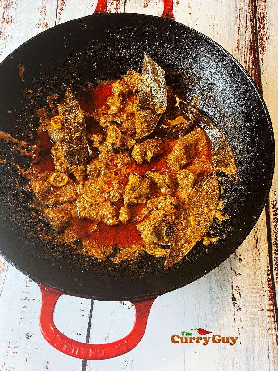 Like rogan josh? You are going to love this authentic Kashmiri rogan josh. I made it with mutton but you could use lamb. RECIPE HERE 👉 👉 👉 buff.ly/48CzCU9