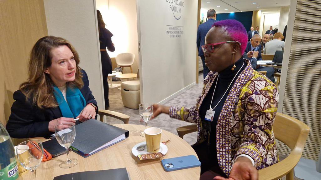 Honoured to meet @sophieotiende from The Global Fund to End Modern Slavery @_GFEMS @Davos, working to prevent human trafficking. 

IOM supports this wonderful work, helping survivor activists advocate for others.

#WEF2024