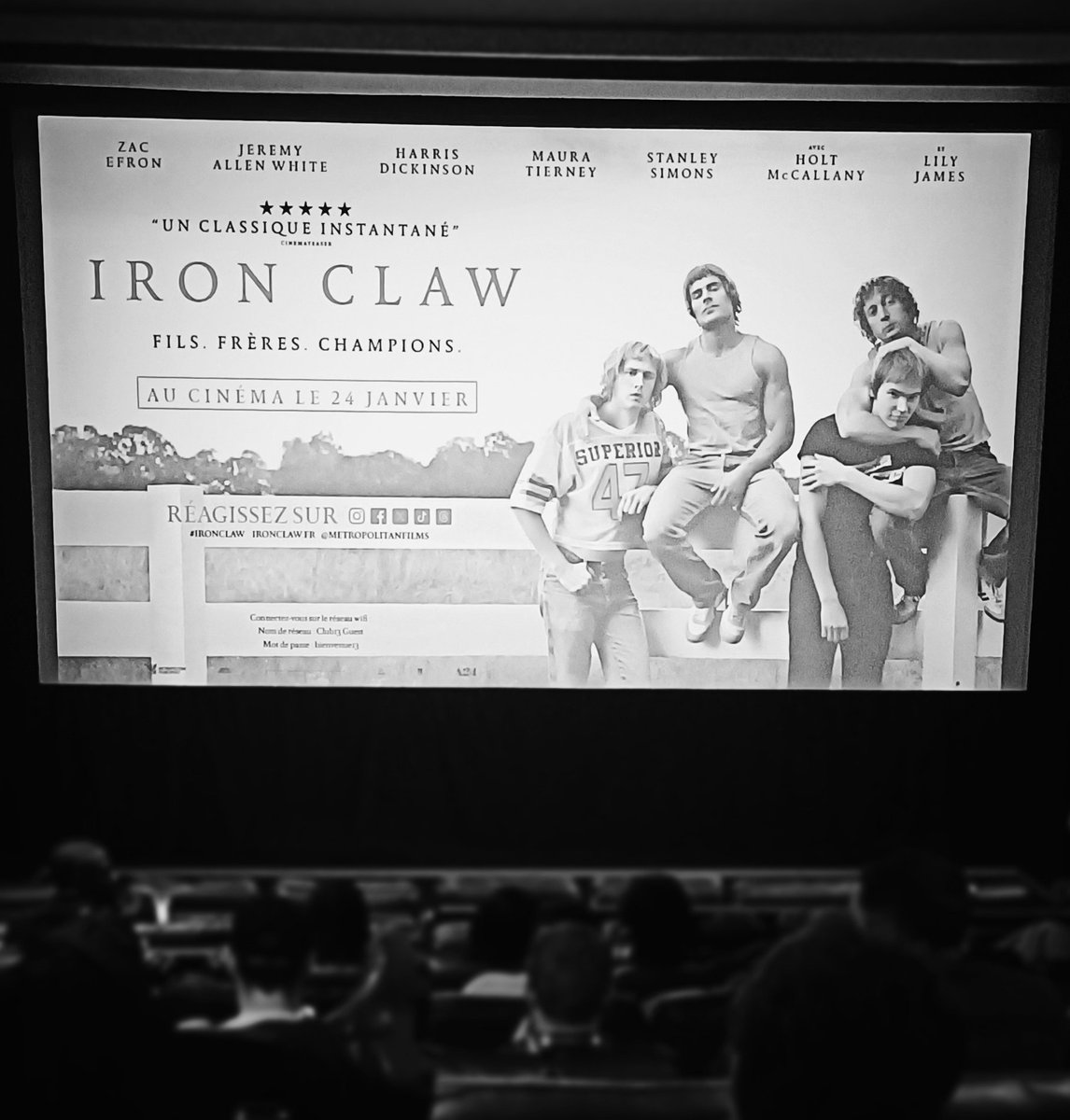 ludwine999's tweet photo. Petite soirée spéciale today 😊 Avant-première de #IronClaw au #Club13 avec @Sturry @TristanArcher @CAgiusILD @PhilippeChereau @DejaLeWeb https://t.co/apR5m7aj21