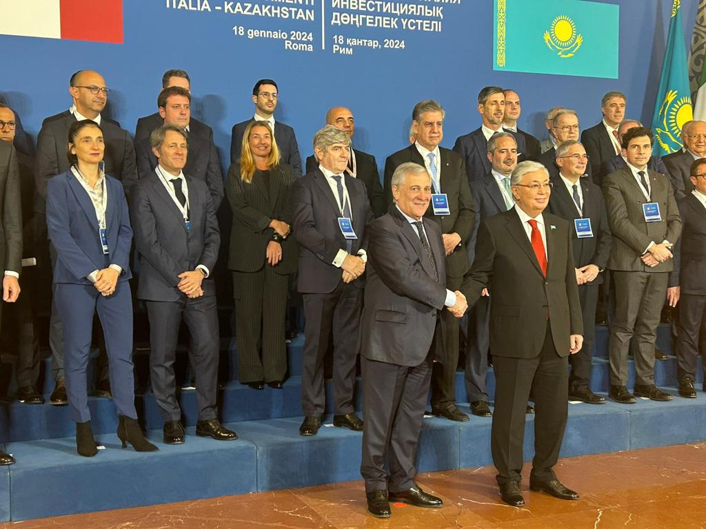 Nella Sala Conferenze Internazionali della @ItalyMFA, per una tavola rotonda Italia-Kazakistan tra #Confindustria e #Atameken, la Camera Nazionale degli imprenditori del #Kazakistan. Un incontro che segna un rinnovato sviluppo nelle #relazionibilaterali tra i nostri due Paesi.