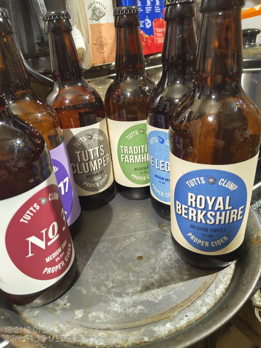 G6ZTZ's tweet image. You can&apos;t go wrong with a selection from the award winning @tuttsclumpcider 
Had the Legend this evening in honour of The Legend himself and The Legend Junior. 

Very tasty it was.

#propercider