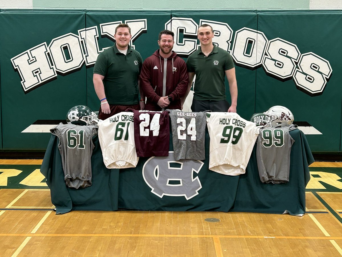 Congrats to <a href="/CalleryMark/">Mark Callery</a> and Nolan Cardinal on their commitment to <a href="/GeeGeesFootball/">Gee-Gees Football</a>! #CRU