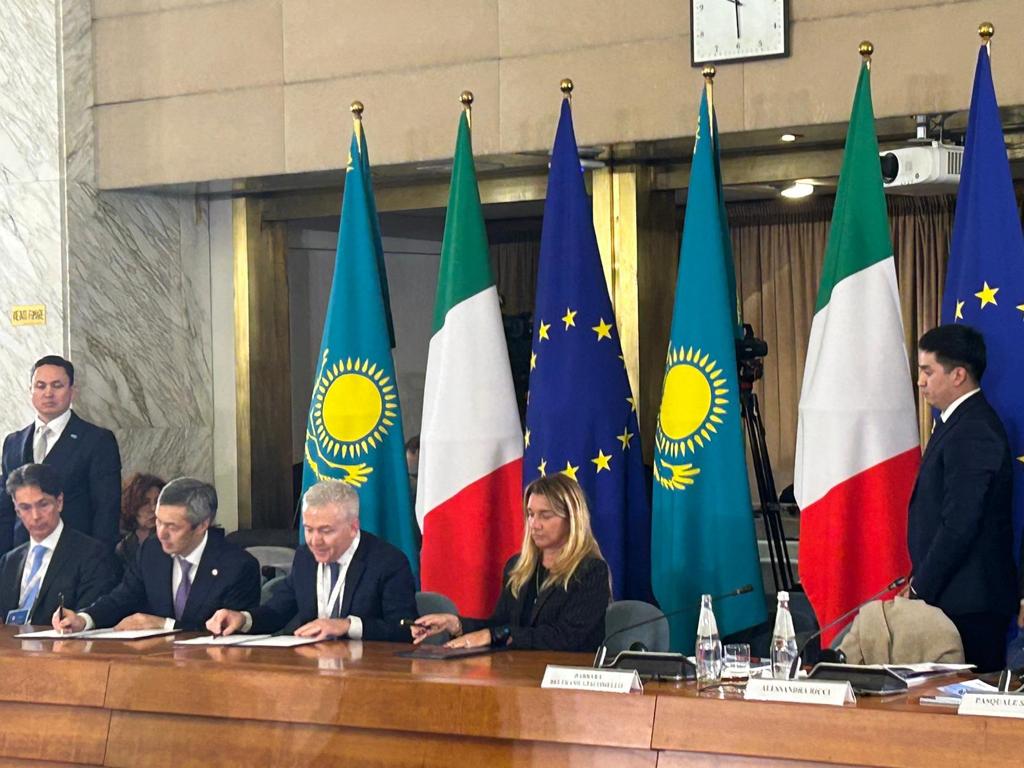 Alla tavola rotonda Italia-Kazakistan alla @ItalyMFA siglato un importante #memorandum di collaborazione tra i due paesi, legati su diversi fronti. #confindustria #ConfindustriaKazakistan #internazionalizzazione #Farnesina #relazionibilaterali #italia #Kazakistan