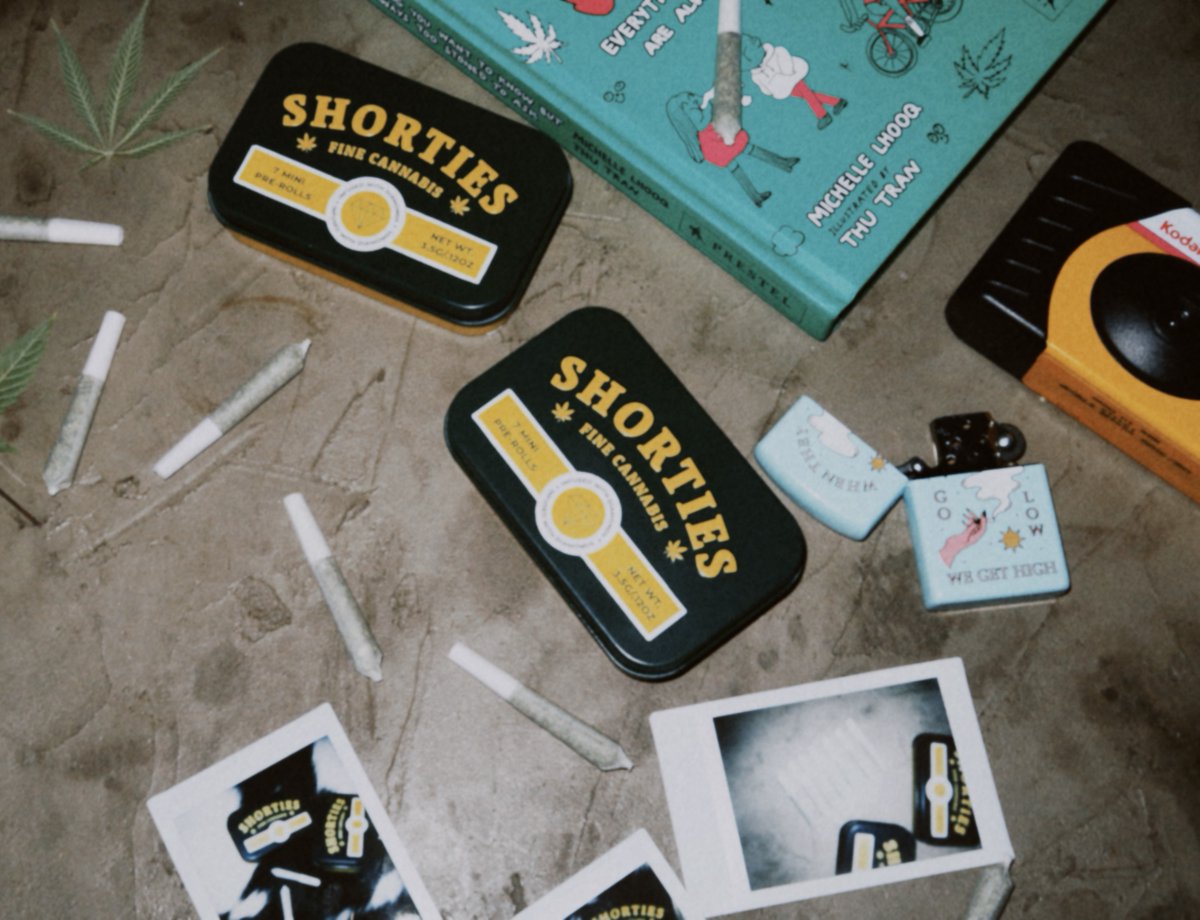 Making the whole place ✨shimmer✨ with our diamond-infused Shorties 💅

📍 <a href="/theflowershopaz/">The Flower Shop</a> Mesa, Phoenix, &amp; Ahwatukee