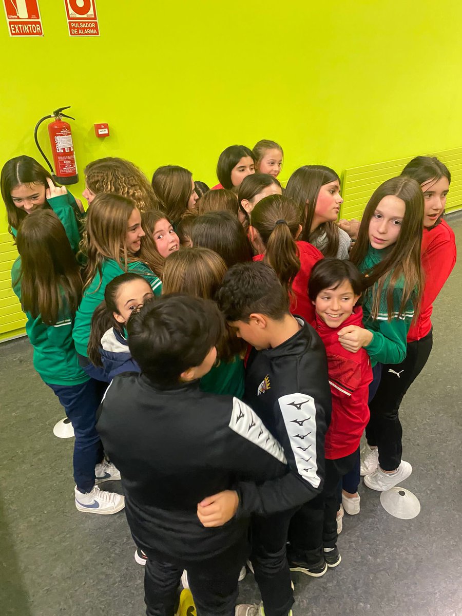 @AlbeaPsicologia @ilopezb90 🧑‍🏫🧠 Esta tarde, el Centro Cívico de Lourdes, en #Tudela, ha acogido un nuevo talle de ‘Psicología deportiva y salud mental’ promovido por la #FNF y que imparte @AlbeaPsicologia.