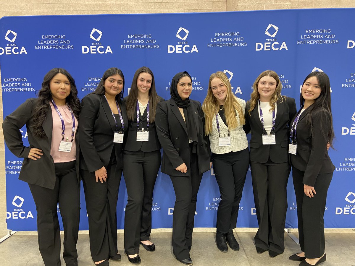 Our DECA officer team at D7 CDC! 🔷 #experiencethedifference