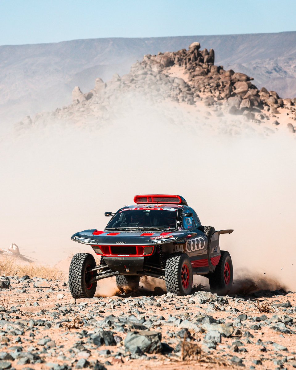 Etapa 11 superada. Ya sabíamos la cantidad que piedras que nos íbamos a encontrar y fuimos con bastante precaución. Mañana nos quedan 175 km de especial por delante y haremos todo lo que esté en nuestras manos por llegar al final! Muchísimas gracias a todos por vuestro apoyo! 💪🏻