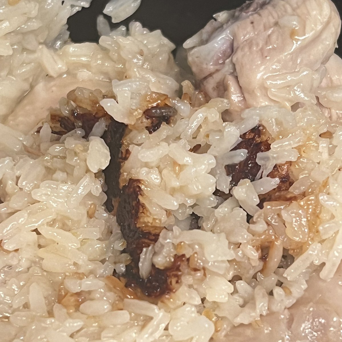 Evalia_ARP's tweet image. New skill unlocked: make my rice wet, undercook, and burnt at the same time