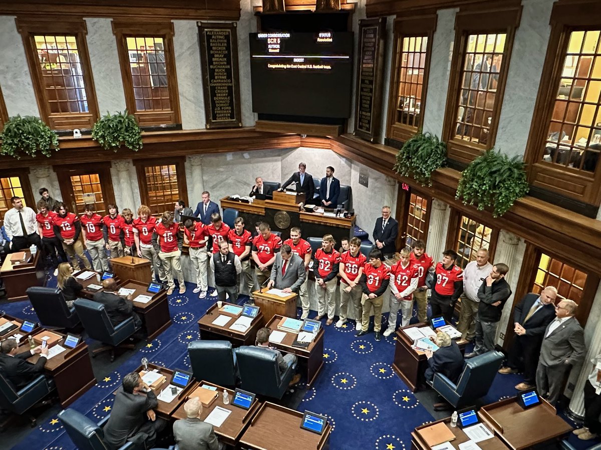 Mr_Meiners's tweet photo. @EastCentralFB Class of 2024 had a great time visiting the Indiana State House today! #StLeonIsSpecial https://t.co/0lZ3b3vqLg