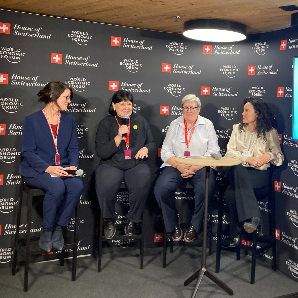 Inspiring conversation on financing just transition at the House of 🇨🇭 in Davos: we need a human rights-centered approach to ensure a fair and equitable transition to a low-carbon future. #WEF2024 #JustTransition #ClimateFinance @SwissPeaceHR