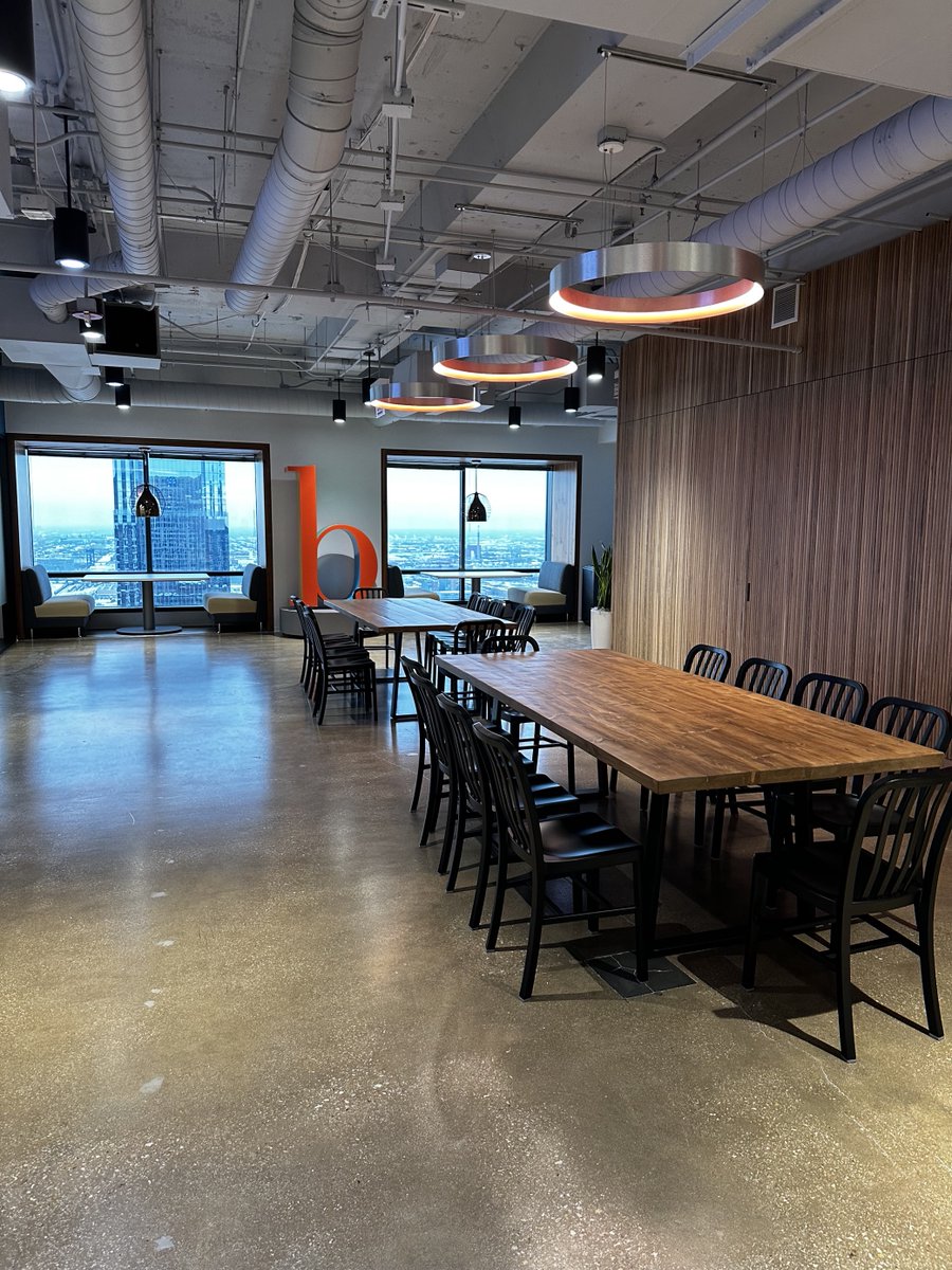 bswiftbenefits's tweet image. We&apos;re loving our sleek yet welcoming new workspace with its picture-perfect views of the Chicago skyline - we&apos;re thrilled to brainstorm game-changing benefits tech in these inspiring surrounds.

#bswift #grandopening