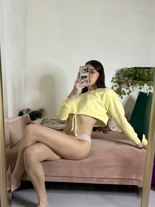 Watch Victoria Salvatore's leaked NSFW photo on TwXstars