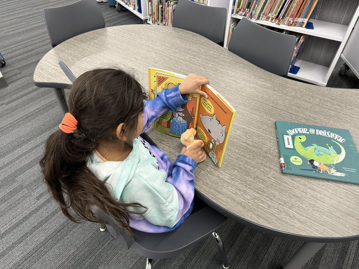 MrsSporrer's tweet image. More Book Buddy reading! ❤️#ExperienceSLE #gcisdlib @SLExDstars