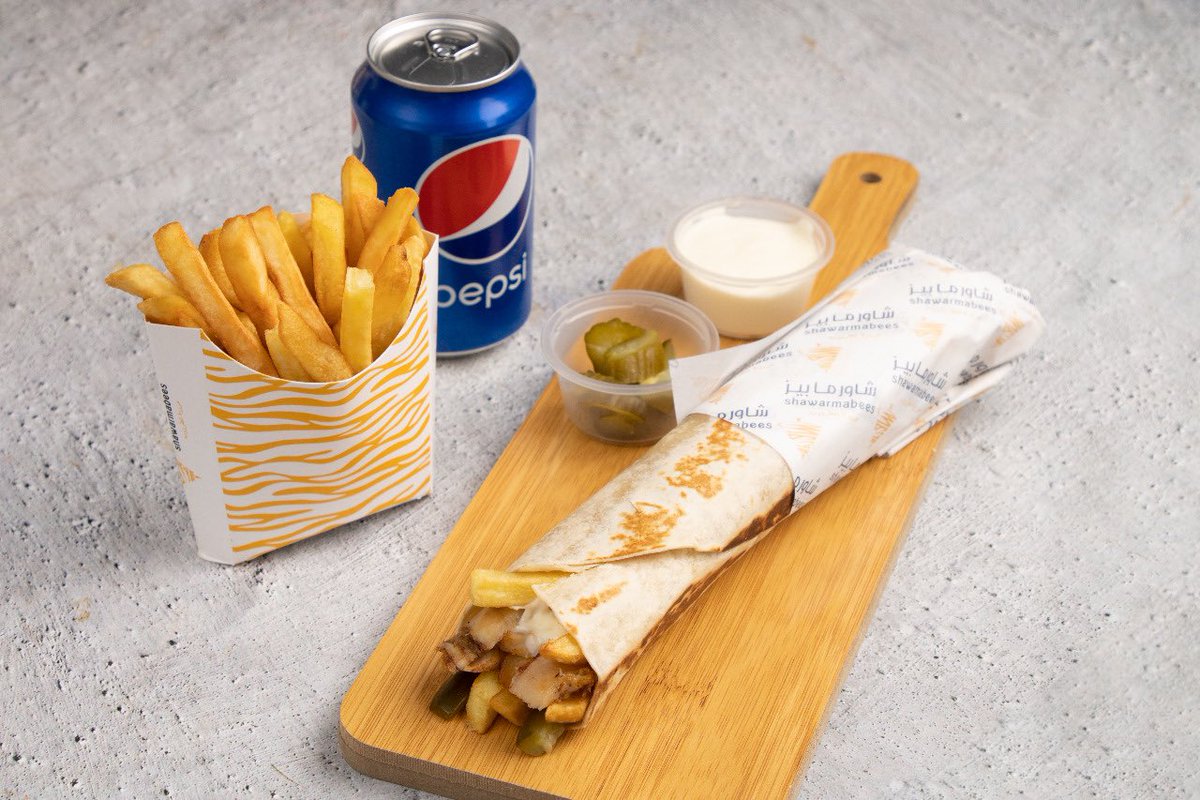 shawarma_bees's tweet photo. استمتع بطعم الشاورما الشهية وسرعة 

التوصيل عبر تطبيق هنقريستيشن 

ورسوم توصيل 1 ريال 🌯🚚 

#شاورمابيز 

#هنقريستيشن 

#كيف_البرد_معكم https://t.co/LKIeuKlF81