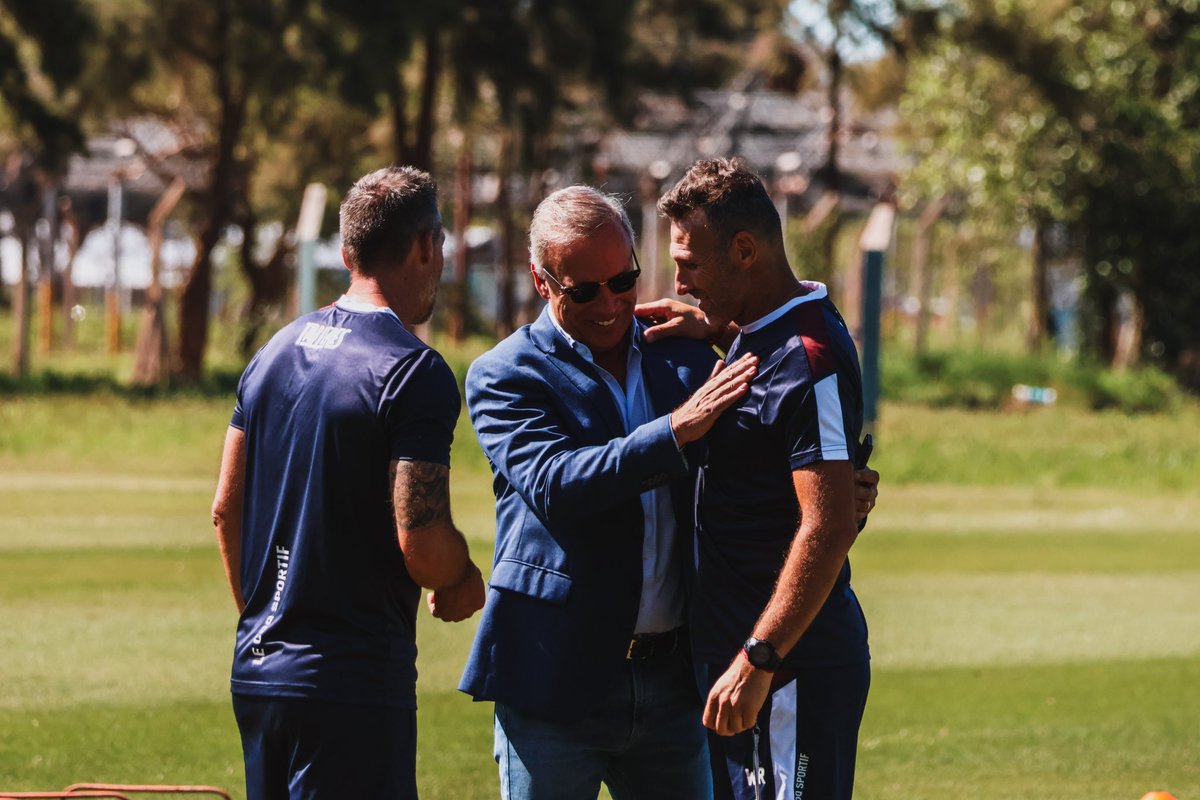 💣💥 Gustavo Bou, Emiliano Vecchio, Benja Dominguez, Rodrigo Villagra, Braian Cufre y mucho mas.

<a href="/VyGTalleres/">Viejo Y Glorioso Talleres</a> responde todas sus dudas sobre el mercado de pases de Talleres.🤔

📆 Hoy 22:00hs

👉🏻🖥️ Twitch.tv/elbardelcat