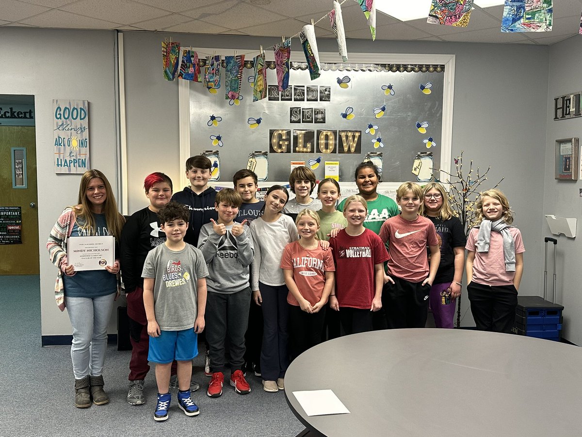 Congratulations to 5th grade teacher, Mindy Nicholson she is our Sherwood Teacher of the Year! We are so lucky to have her at Sherwood! ❤️🎉🎊 <a href="/foxc6super/">Dr. Paul Fregeau</a> <a href="/FoxC6Schools/">Fox C-6 Schools</a> <a href="/GilmanRandy/">Dr. Randy Gilman</a>