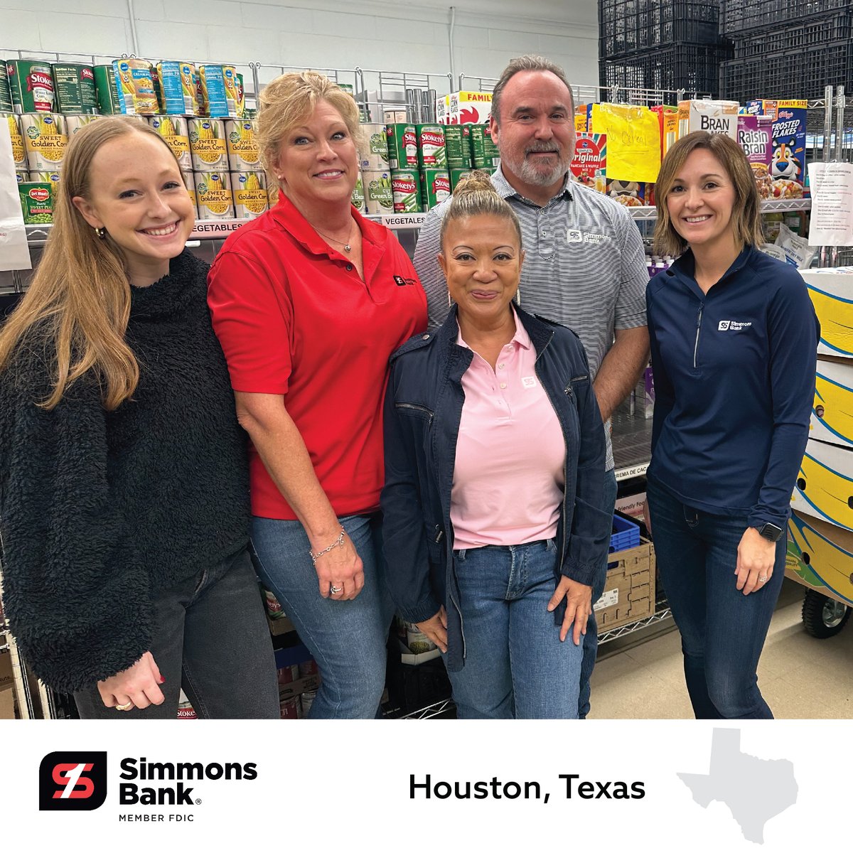 Making a difference in the community is a team effort! Our Houston team regularly volunteers at Heights Interfaith Ministries Food Pantry, working together to sort and pack donations for distribution. #simmonsbank #honestlygoodbanking #volunteer #houston